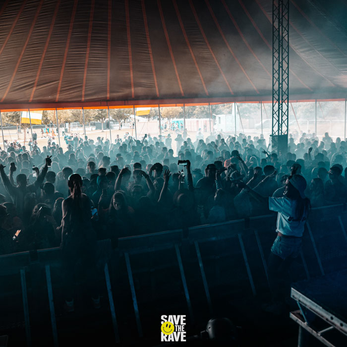 Save The Rave crowd 01