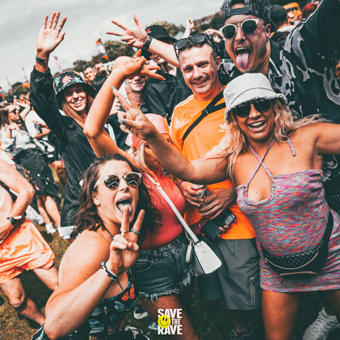 Save The Rave crowd 07